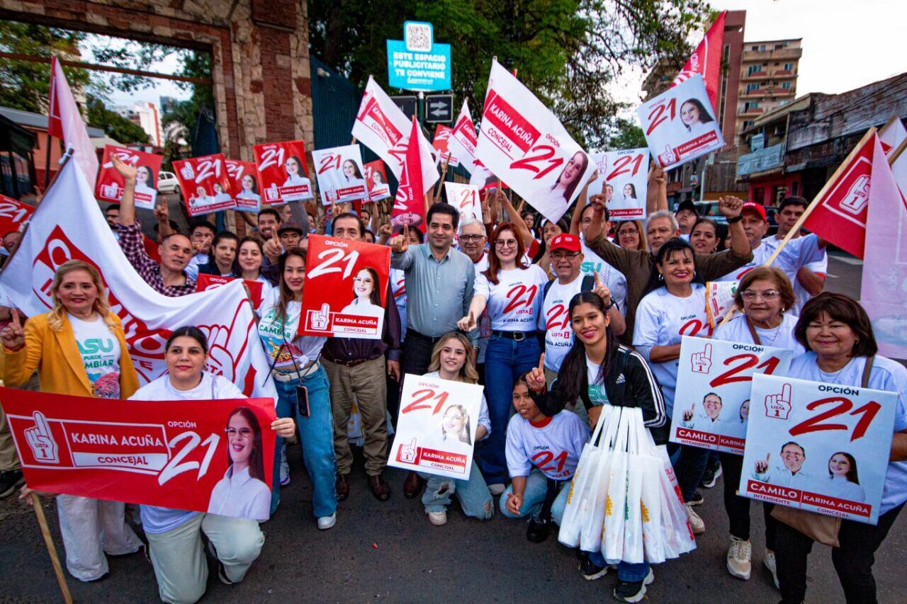 Gran apoyo a Camilo Pérez con banderazo en Asunción. Foto: gentileza